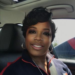 Meet your Posher, Angelia